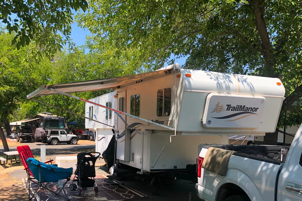 Trailmanor 2720 Sleeps 6 Collapsible/Hi Lo