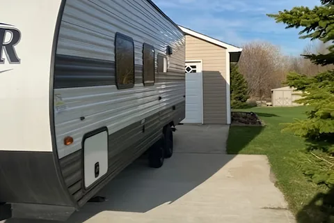 Larry's Grand River 25RB Travel Trailer