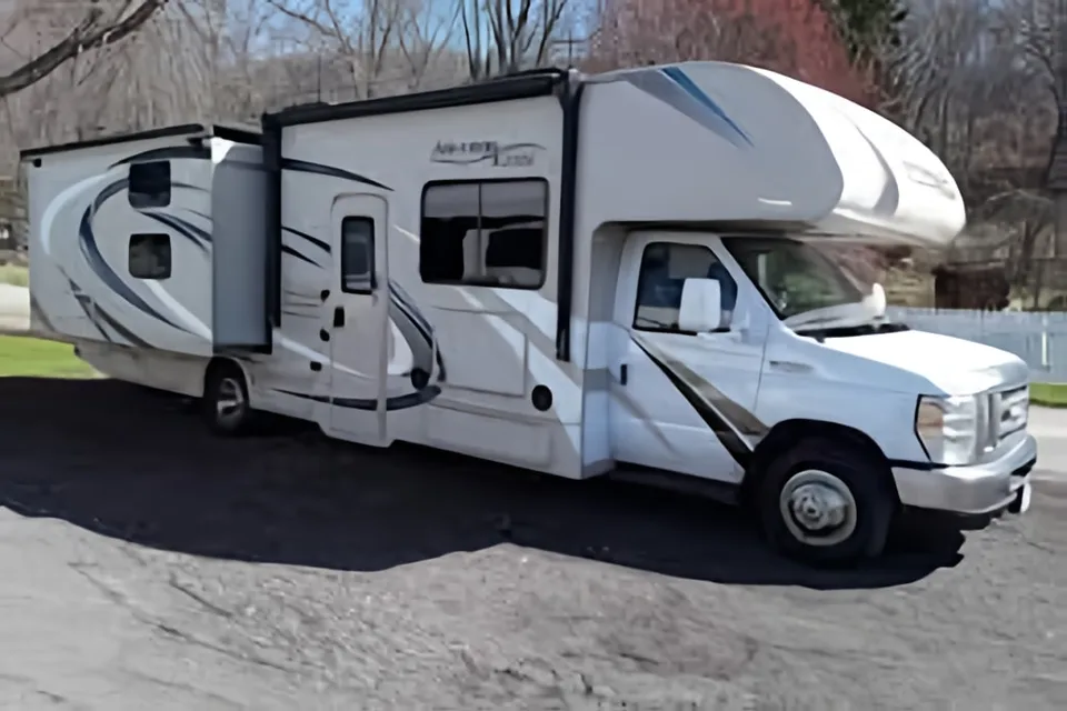 Addie's Thor Motor Coach Ford Freedom Elite  Class C