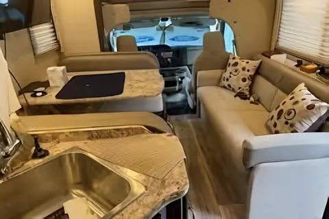 Addie's Thor Motor Coach Ford Freedom Elite  Class C