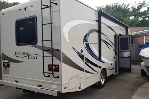 Addie's Thor Motor Coach Ford Freedom Elite  Class C