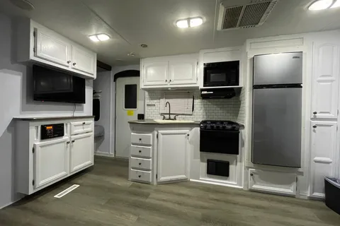 UPGRADED BEDS! Jayco Jayflight 32BHDS Travel Trailer Full 2024 Remodel