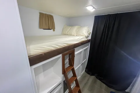 UPGRADED BEDS! Jayco Jayflight 32BHDS Travel Trailer Full 2024 Remodel