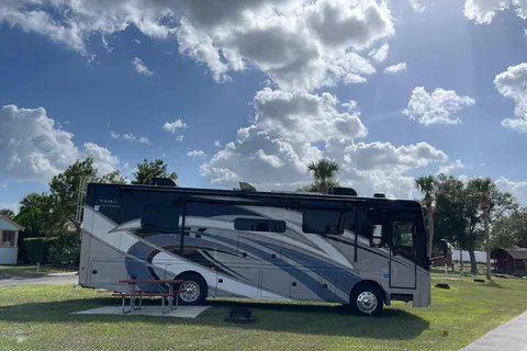 Luxury *CLASS A*  Holiday Rambler Nautica CL14with wifi