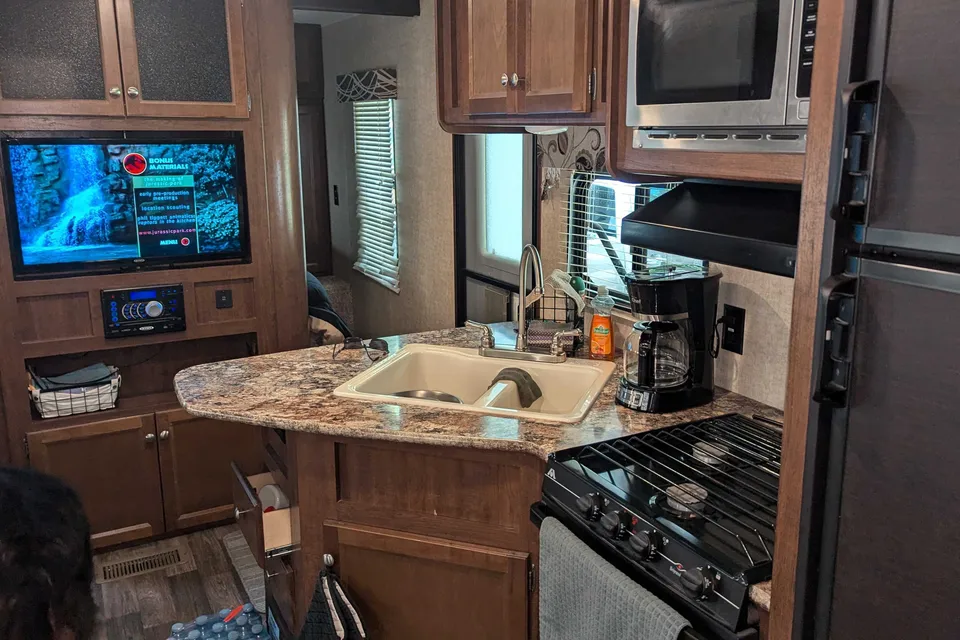 Shawn's Keystone 29bks Travel Trailer