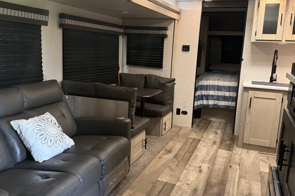 Clean 33’ KZ Connect Travel Trailer