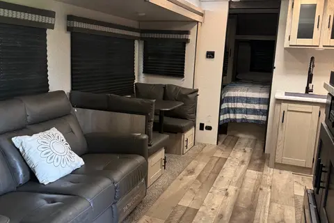 Clean 33’ KZ Connect Travel Trailer
