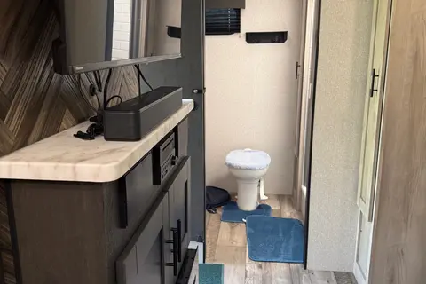 Clean 33’ KZ Connect Travel Trailer