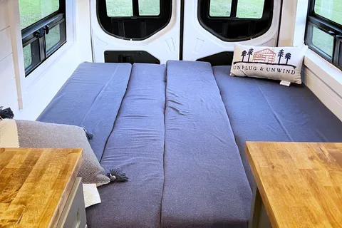 BookOnlyVans presents Vanna White a New 2021 Mercedes-Benz Sprinter 2500 170