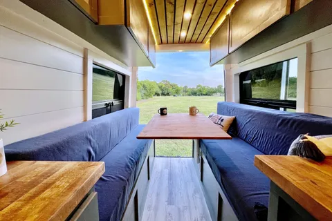 BookOnlyVans presents Vanna White a New 2021 Mercedes-Benz Sprinter 2500 170