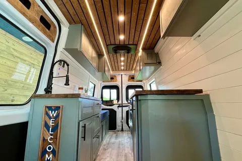 BookOnlyVans presents Vanna White a New 2021 Mercedes-Benz Sprinter 2500 170