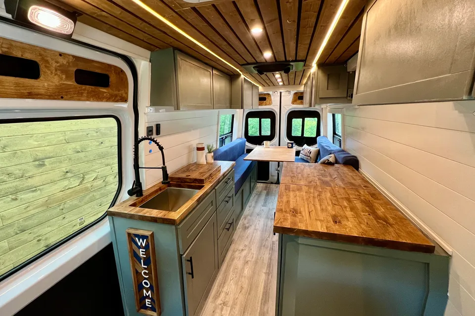 BookOnlyVans presents Vanna White a New 2021 Mercedes-Benz Sprinter 2500 170