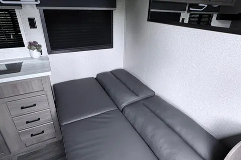 The Smith’s Starcraft 26bh Travel Trailer