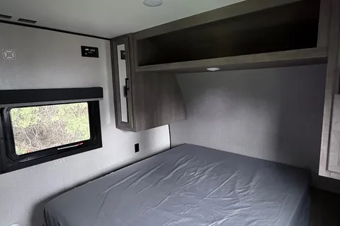 The Smith’s Starcraft 26bh Travel Trailer