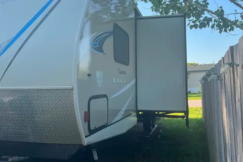Coachmen Freedom Express Travel Trailer