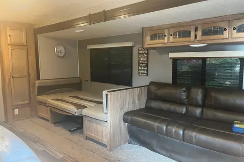 Coachmen Freedom Express Travel Trailer
