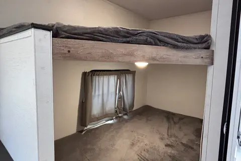 Family Fun 25' Bunkhouse | Sleeps 6-8 | Under 4000lbs