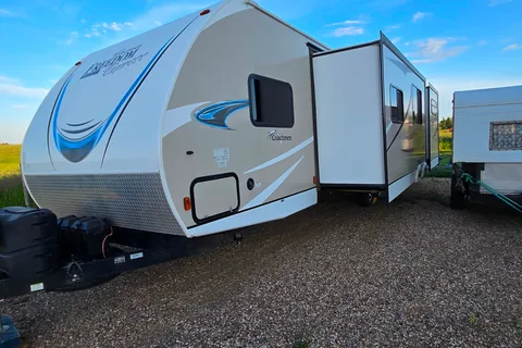 Dallas's Coachmen 31SE Travel Trailer