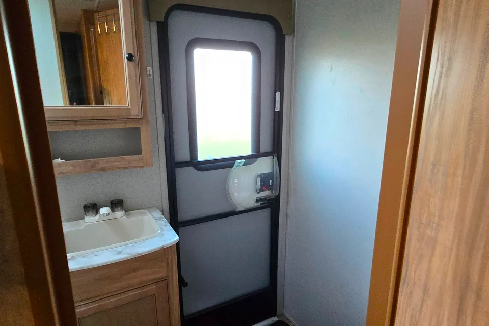 Dallas's Coachmen 31SE Travel Trailer