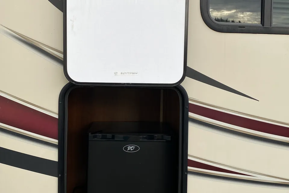 Terry's Forest River 26L Travel Trailer