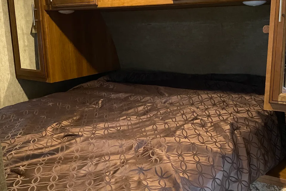 Terry's Forest River 26L Travel Trailer