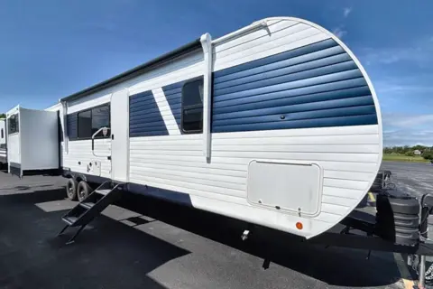 2026 Airelume 315–Spacious Family Bunkhouse Camper