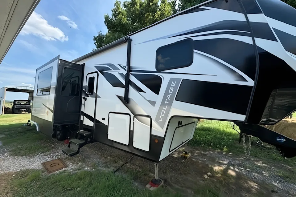 Robert's Toy Hauler