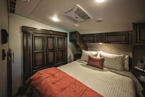 Rollin' Retreat - KZ Durango D290RLT Fifth Wheel