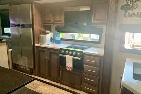 Rollin' Retreat - KZ Durango D290RLT Fifth Wheel