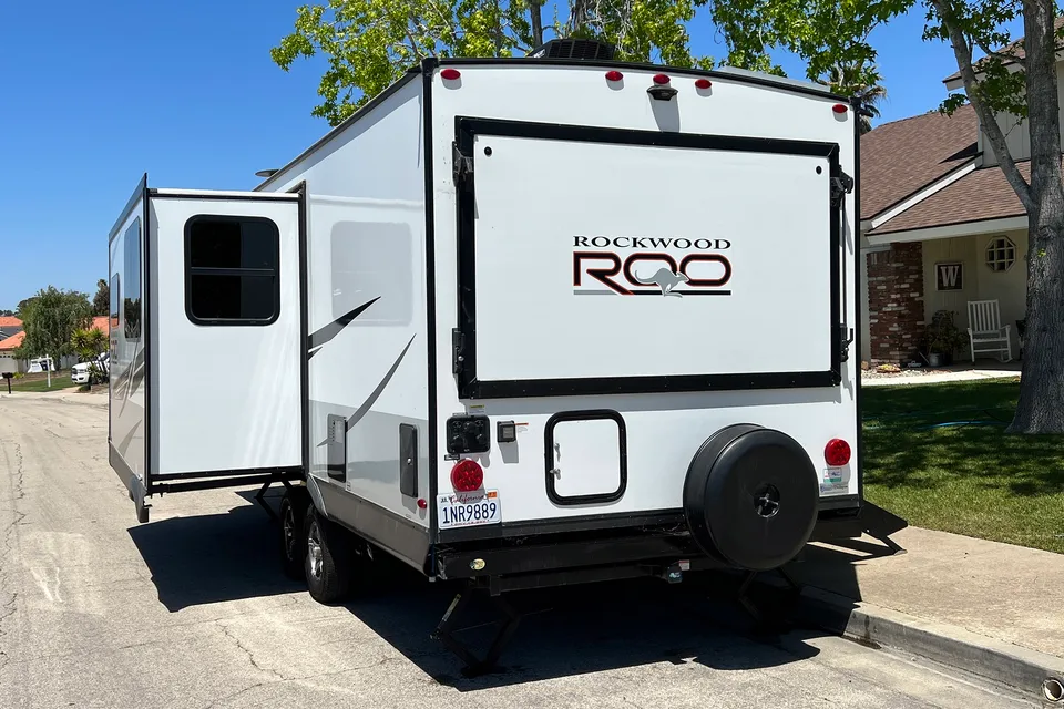 Rockwood Roo 235S - Double Queen Beauty!