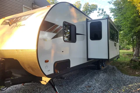 Bunkbed Travel Trailer - Forest, VA - Horse Center Delivery