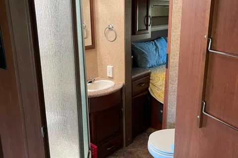 Fun and Loaded Thor ACE Motor Coach Class A