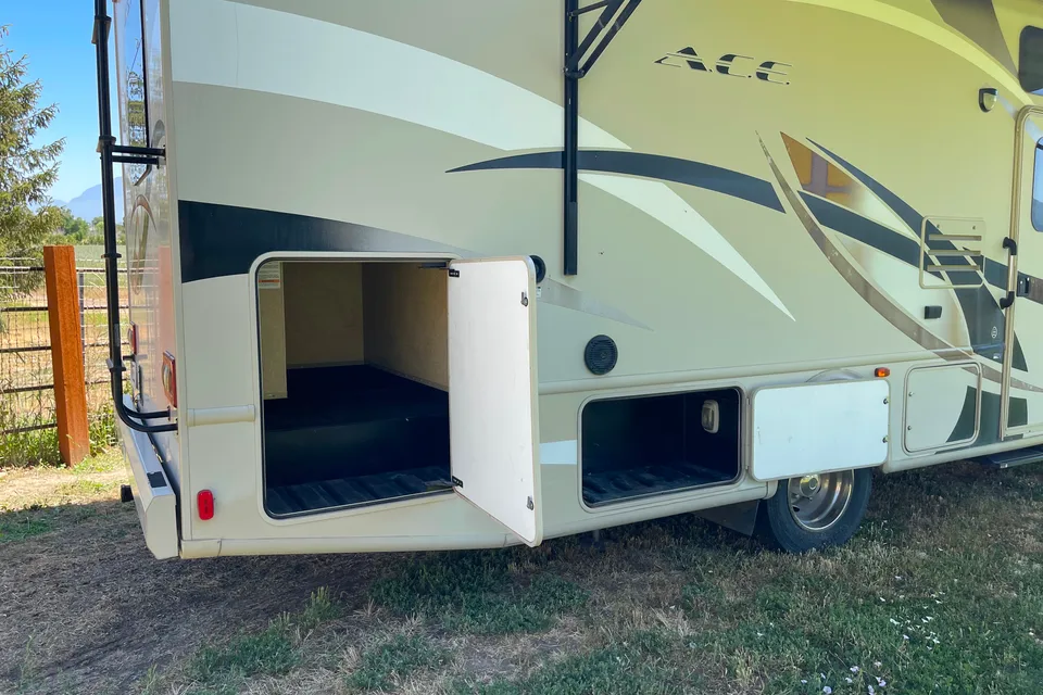 Fun and Loaded Thor ACE Motor Coach Class A