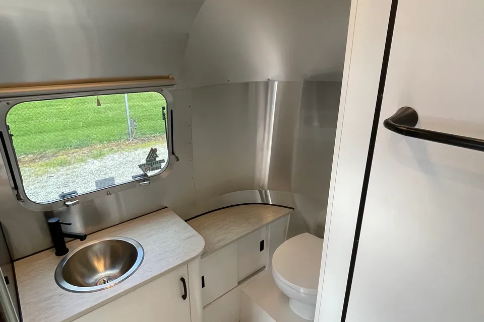 2023 Airstream Caravel 22FB