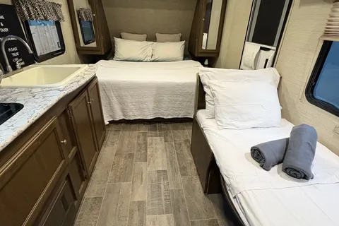 Encanto RV 2017 Keystone Bullet 1800RB