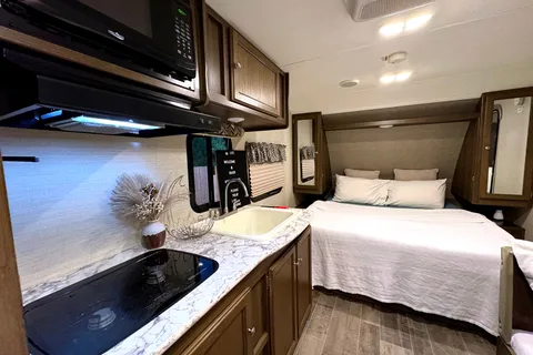 Encanto RV 2017 Keystone Bullet 1800RB