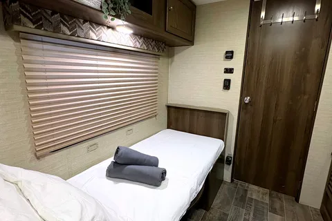 Encanto RV 2017 Keystone Bullet 1800RB