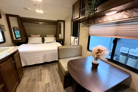 Encanto RV 2017 Keystone Bullet 1800RB