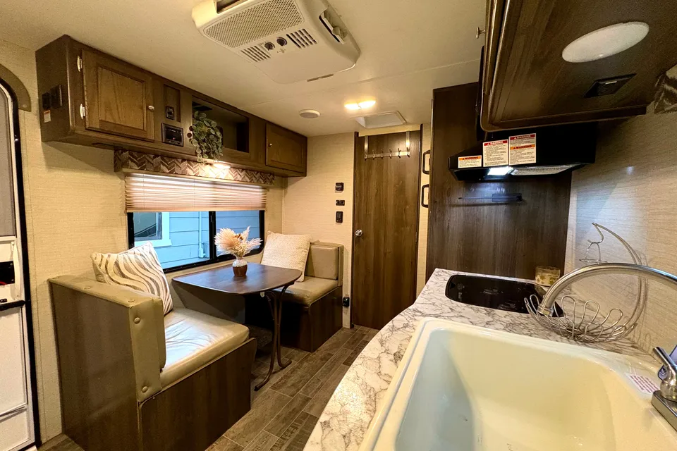 Encanto RV 2017 Keystone Bullet 1800RB