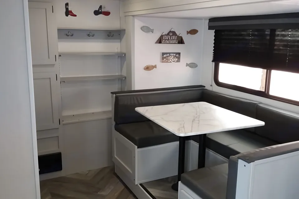 FSX Couples Coach: Small Family: Fully Equipped: Delivery Available