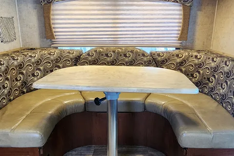 Steven's Forest River Sunseeker Class C