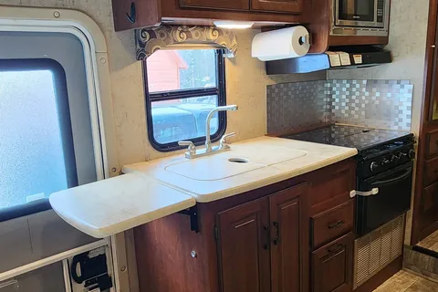 Steven's Forest River Sunseeker Class C