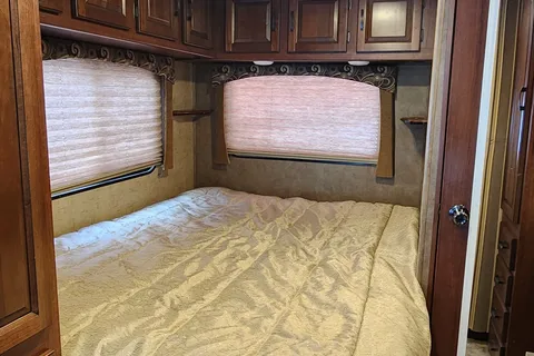 Steven's Forest River Sunseeker Class C