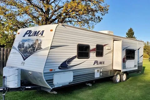 3-Puma TRAVEL TRAILER / CAMPER / RV RENTAL