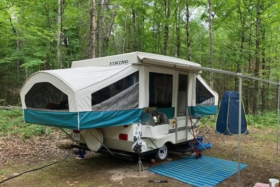 "La Cabane" Viking Tent Trailer
