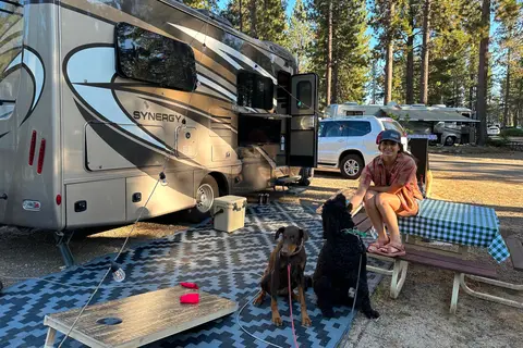 Like New Luxury RV - Adventure With Style! 19 MPG
