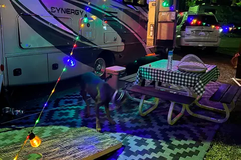 Like New Luxury RV - Adventure With Style! 19 MPG