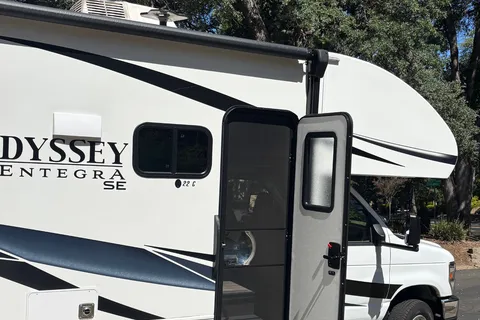 Brenda's Entegra Coach Odyssey Class C