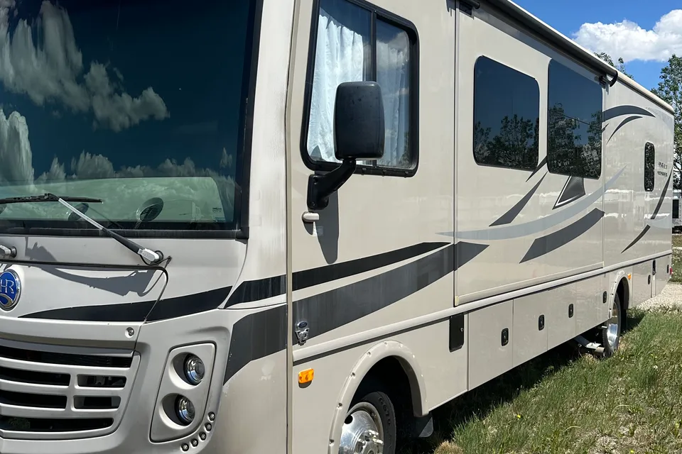 Roger's Holiday Rambler Admiral XE 31W Class A