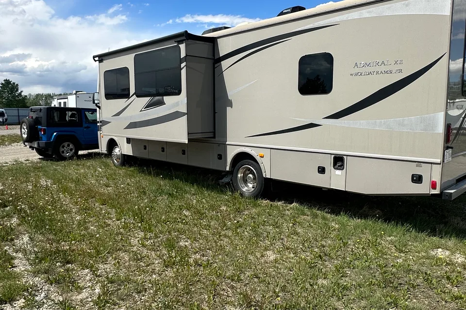 Roger's Holiday Rambler Admiral XE 31W Class A
